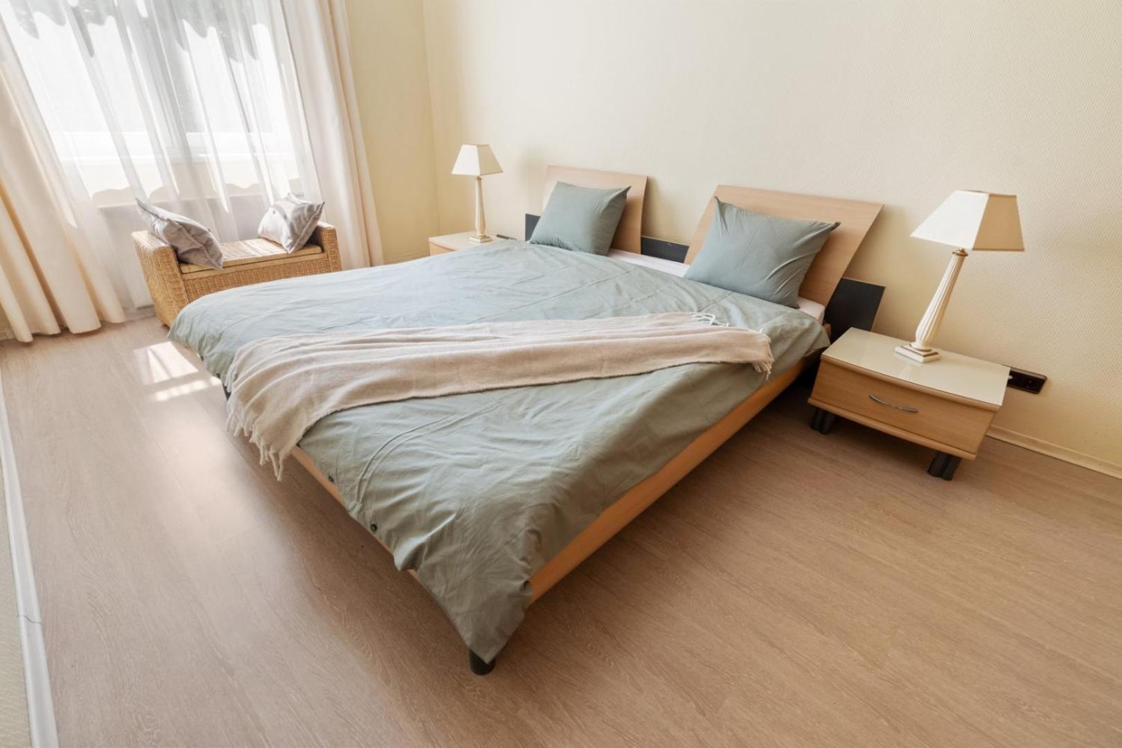 Old Town Apartment *